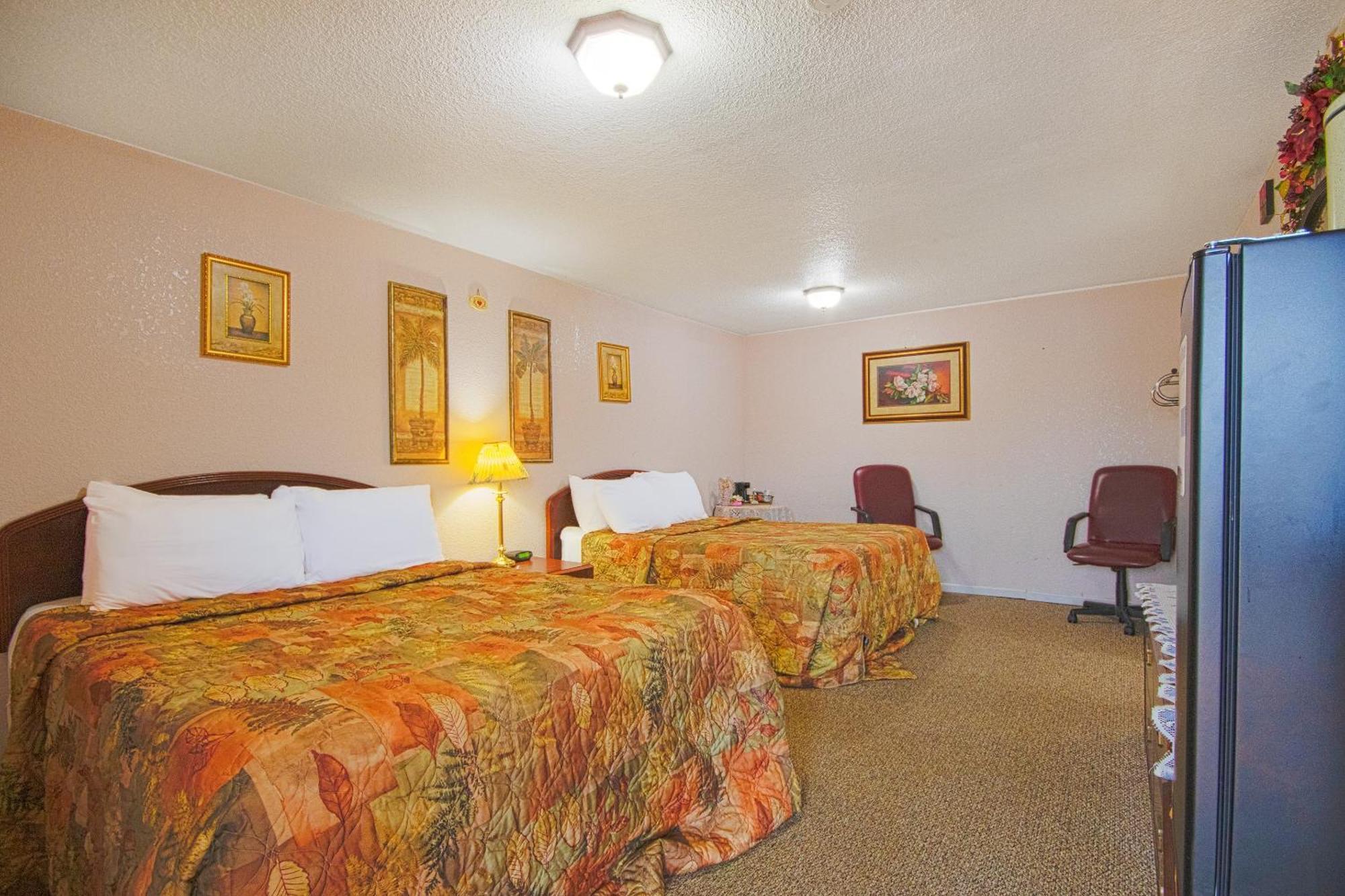 Sunflower Motel Hiawatha By Oyo Eksteriør billede