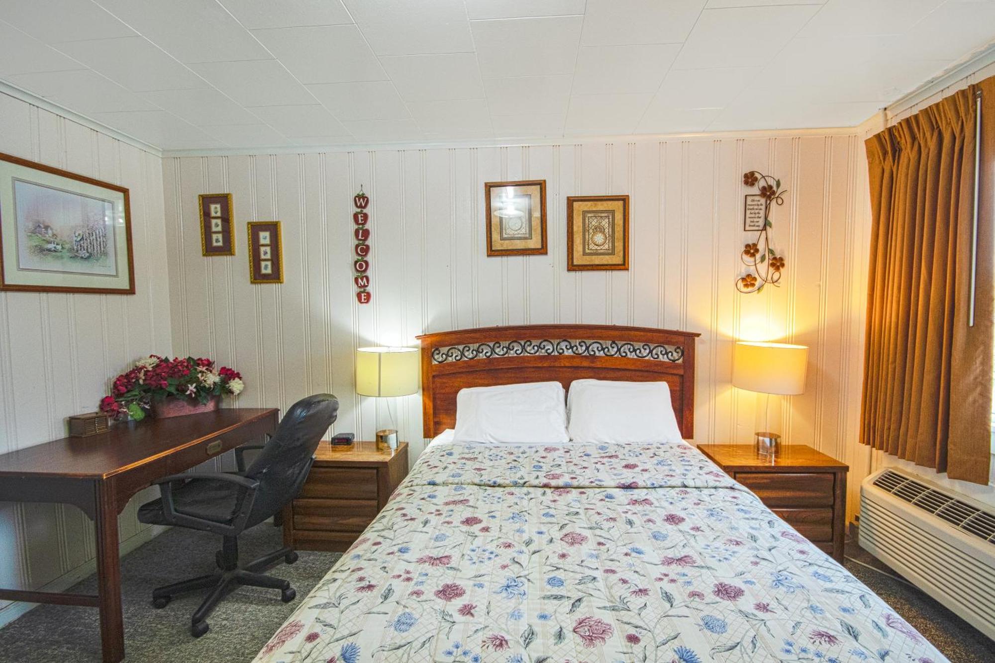 Sunflower Motel Hiawatha By Oyo Eksteriør billede