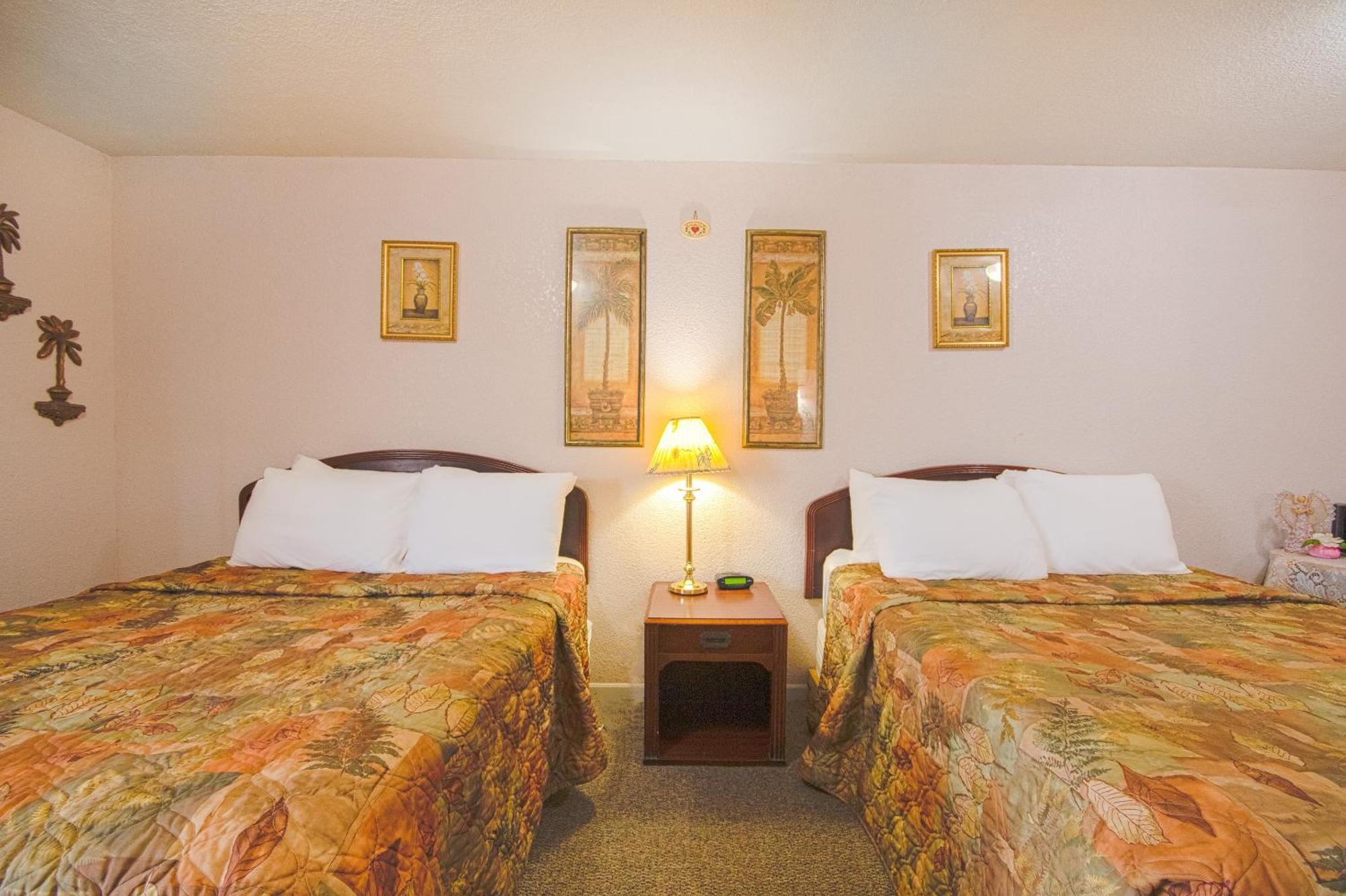 Sunflower Motel Hiawatha By Oyo Eksteriør billede